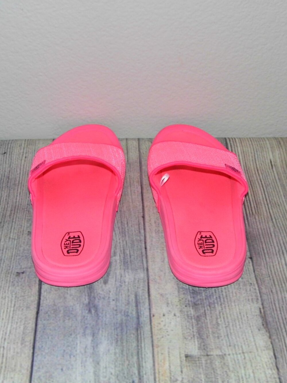 HEY DUDE Chandler Knit Fluorescent Pink Slide Sandals Womens Size 7 - Picture 5 of 7